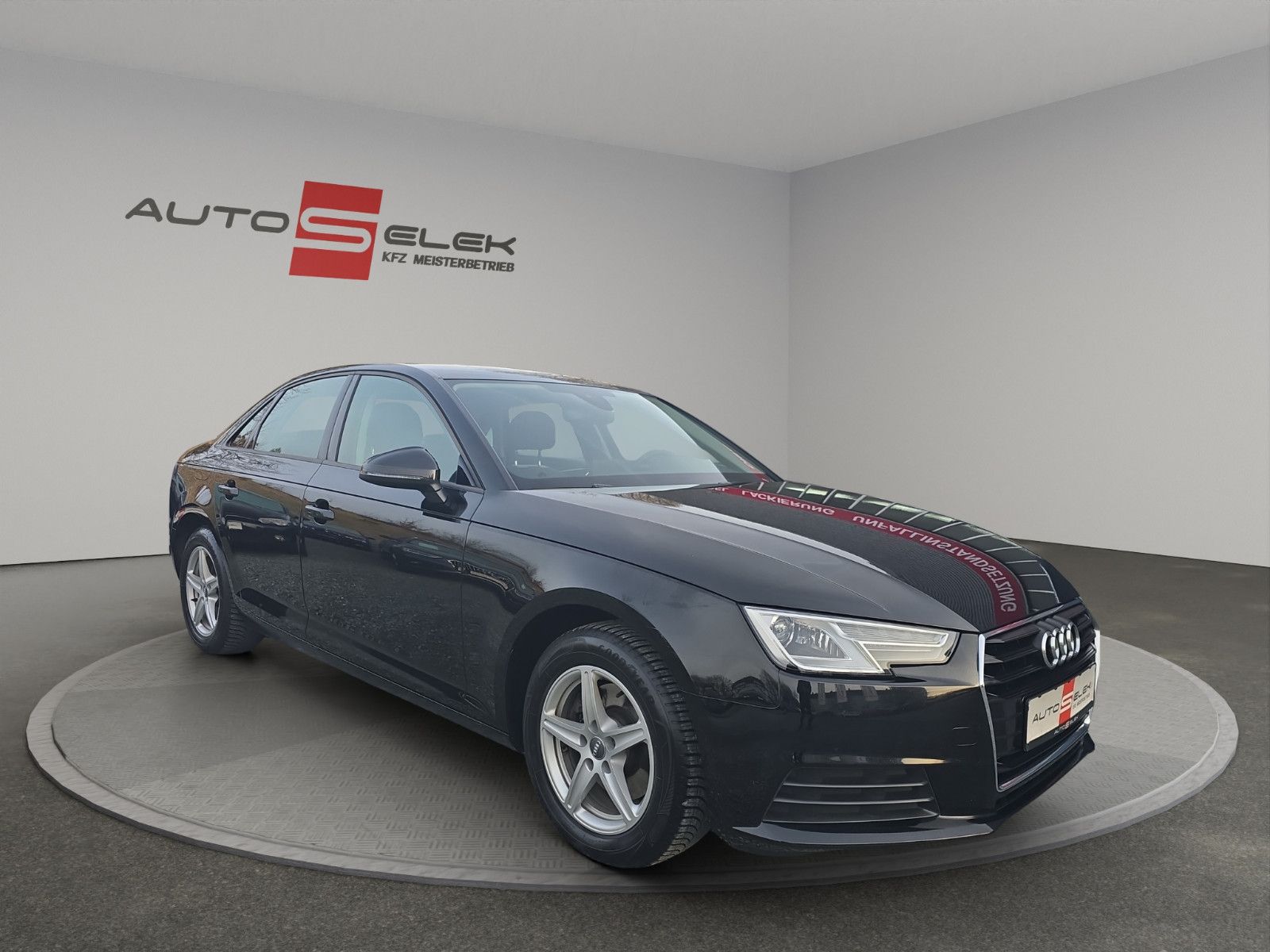 Fahrzeugabbildung Audi A4 Lim. basis/Bi-Xenon/Navi/SHZ/PDC