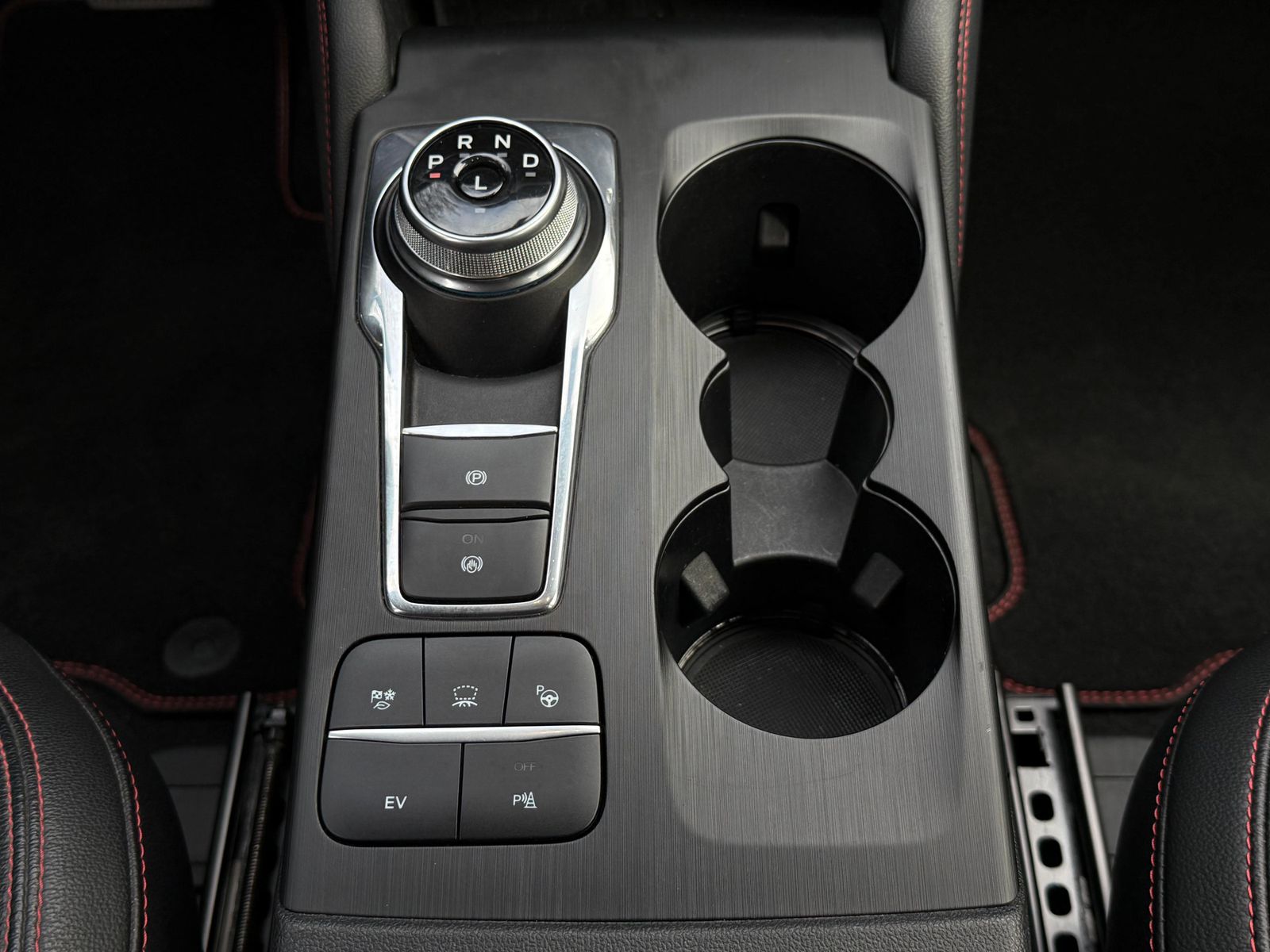 Fahrzeugabbildung Ford Kuga 2.0 PHEV ST-Line X LED+NAVI+SHZ+KAM+AHK+HuD