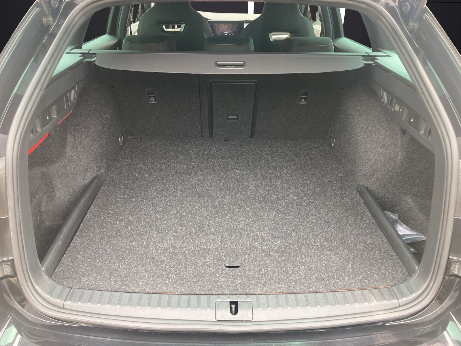 Fahrzeugabbildung SKODA Octavia Combi iV Sportline DSG Matrix AHK Navi H