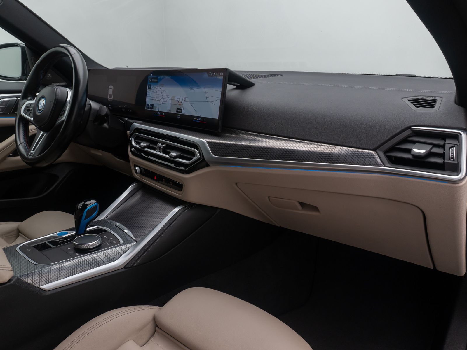 Fahrzeugabbildung BMW i4 M50 Kamera DAB AHK DriveAss Memory H/K 20Zoll