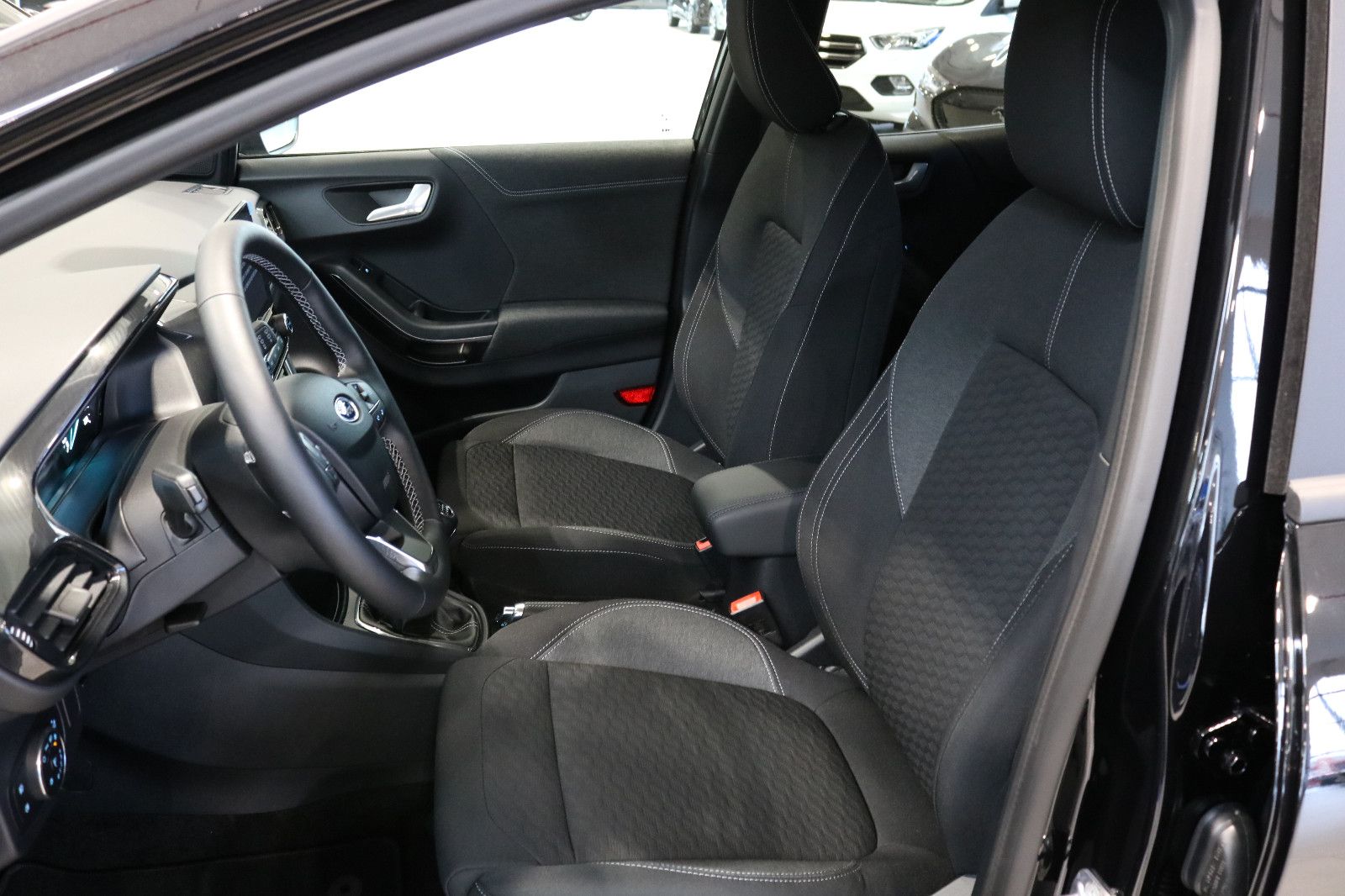 Fahrzeugabbildung Ford Puma Titanium       LED/Navi/PDC/Winter-Paket