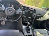 Volkswagen Golf 2.0 TSI DSG 4MOTION BMT R R - mit Benzin-Antrieb: Weiß, Panorama-Dach, Limousine