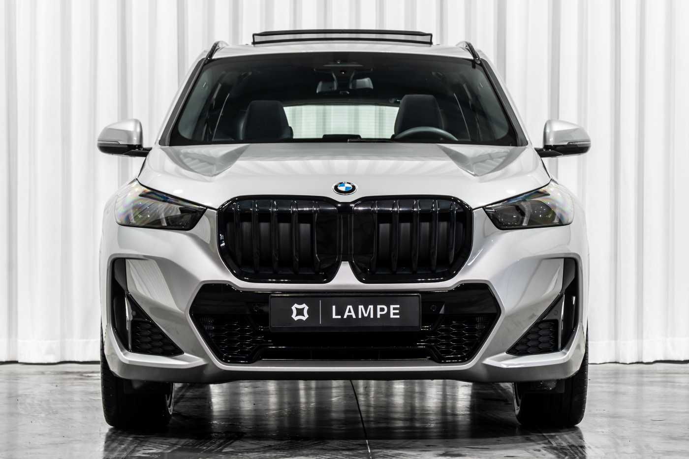 BMW X1 sDrive18i M Sport Pro Pano Keyless Sport Seat imagem 2