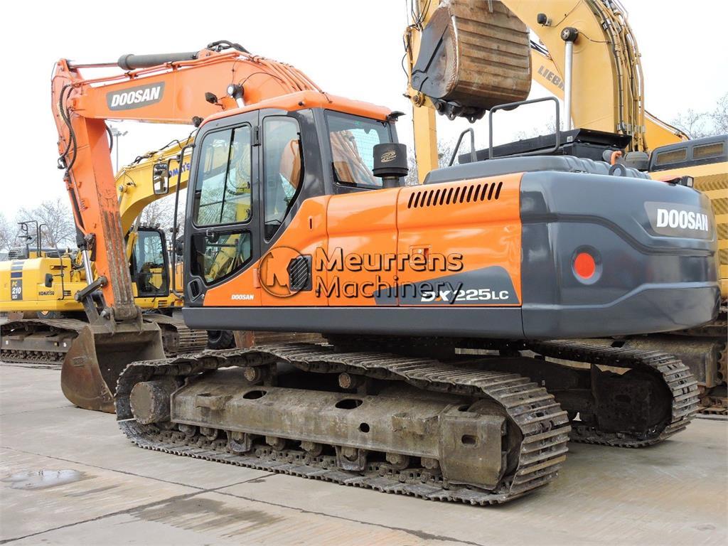 Doosan DX225