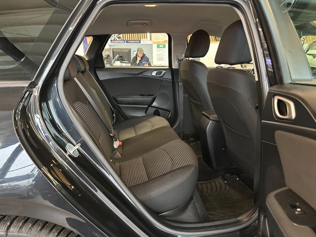 MYAUTOCENTER – Gebraucht- und Jahreswagen mit Werkstattservice in Pfaffenhofen Kia Ceed Sportswagon Edition 7 *Spurhalte*