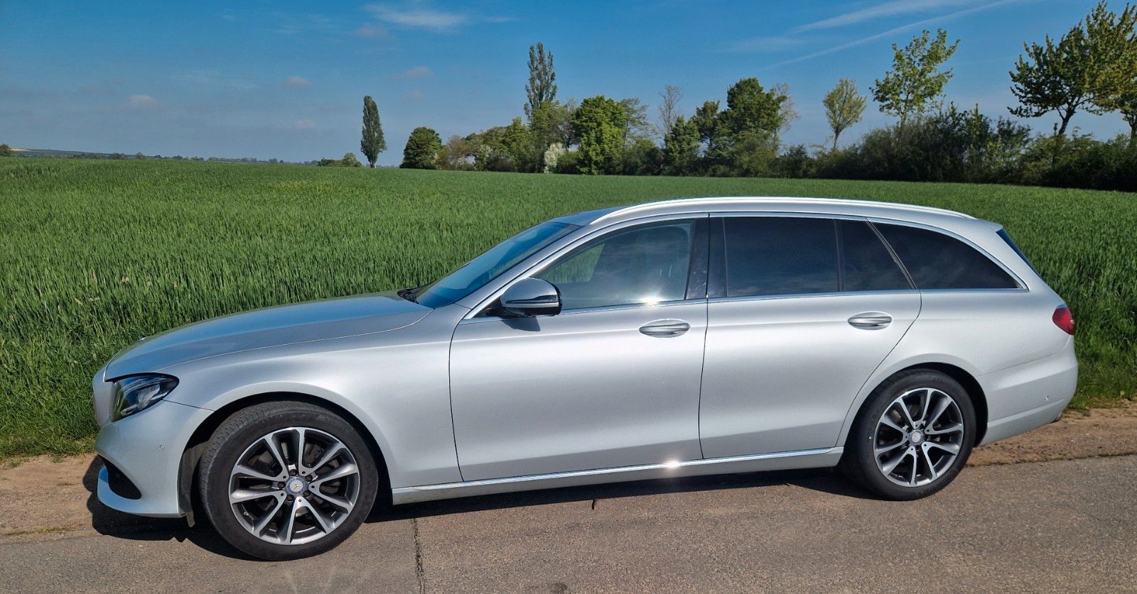 MERCEDES-BENZ E 220 d T Autom. -