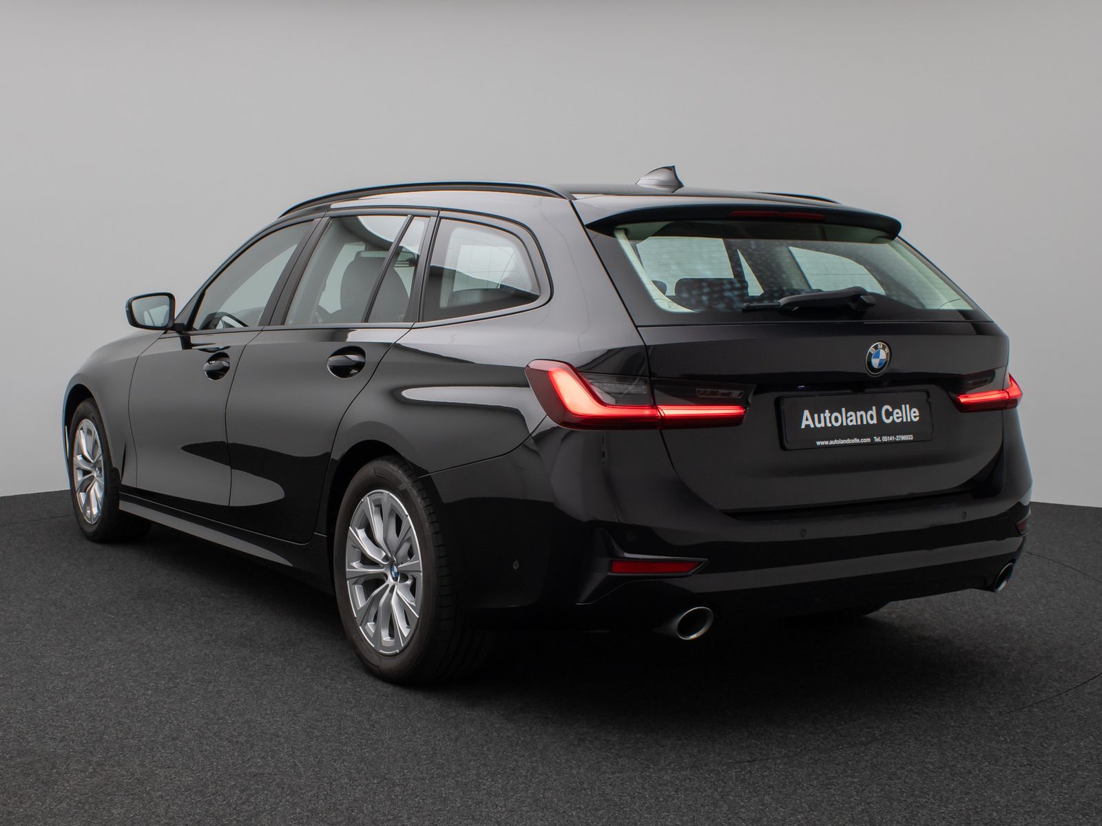 Fahrzeugabbildung BMW 318i GeschwindigReg DAB Alarm Kamera Sportsitz