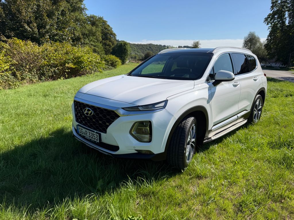 Image of Hyundai SANTA FE