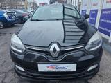 Renault Megane III Lim. Paris*NavI*Klimaaut*Sitzhzg*PDC* - Renault Megane Paris mit Benzin-Antrieb