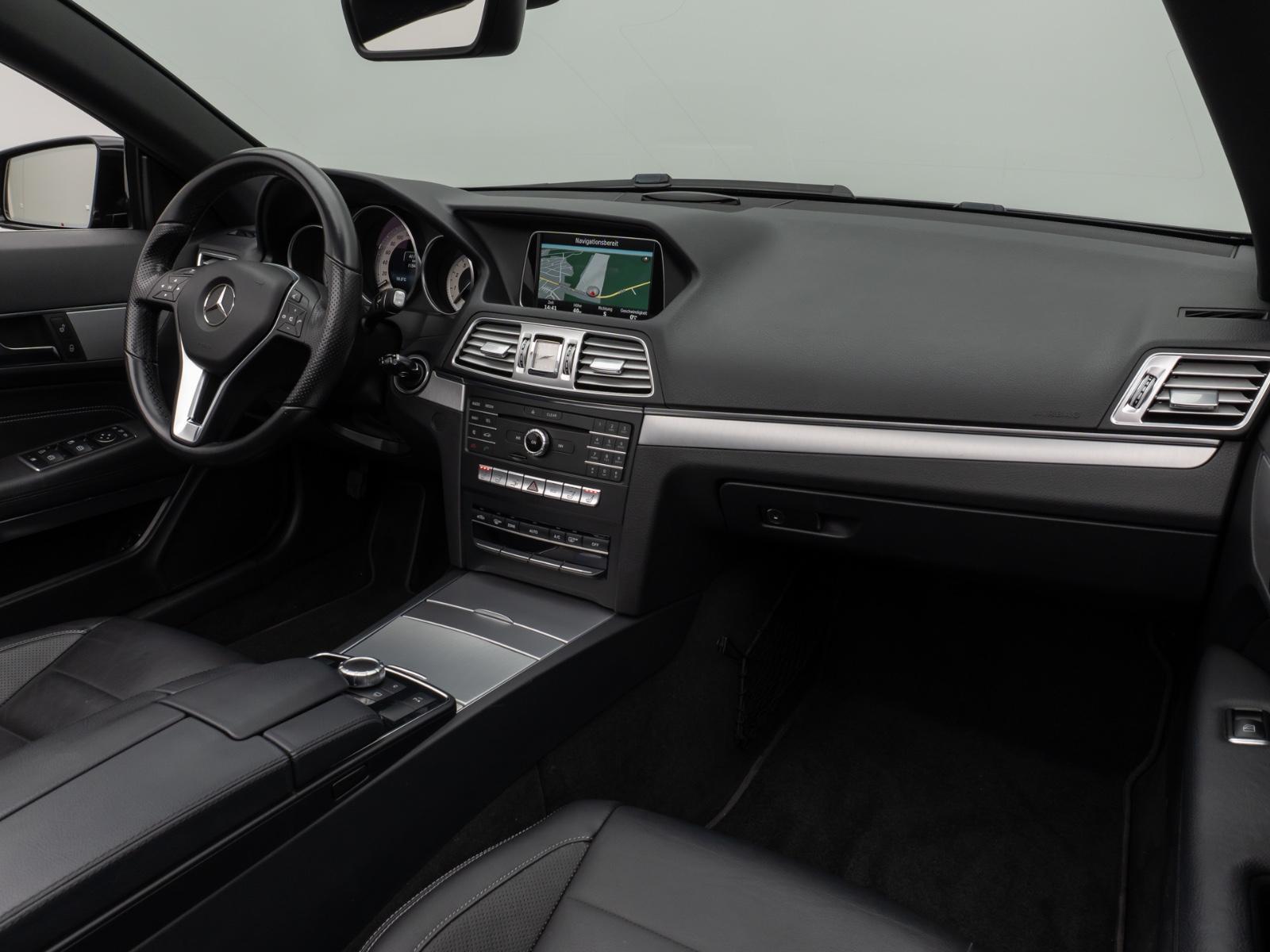 Mercedes-Benz E 200 Cabrio LED Sitzhzg Navi PDC Tempomat Leder
