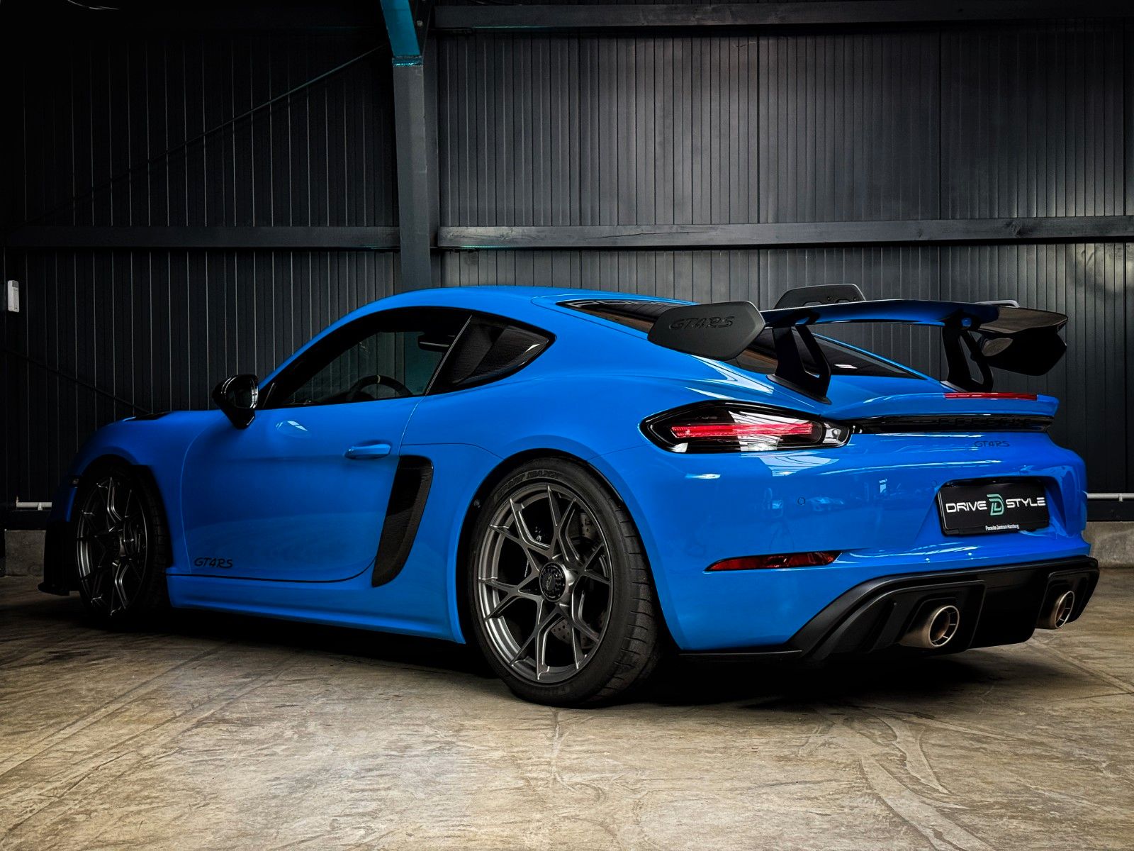 Fahrzeugabbildung Porsche Cayman GT4 RS