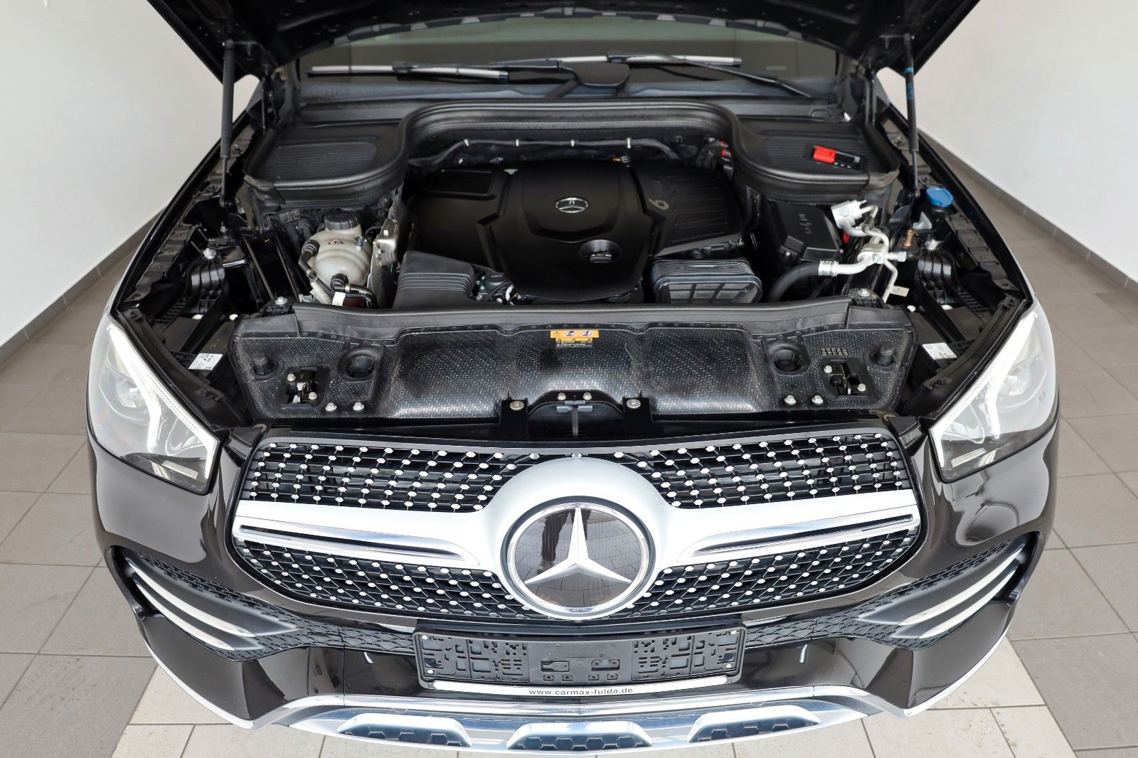 Fahrzeugabbildung Mercedes-Benz GLE 350d 4M AMG Line Leder,Navi,LED,360°,ParkPak