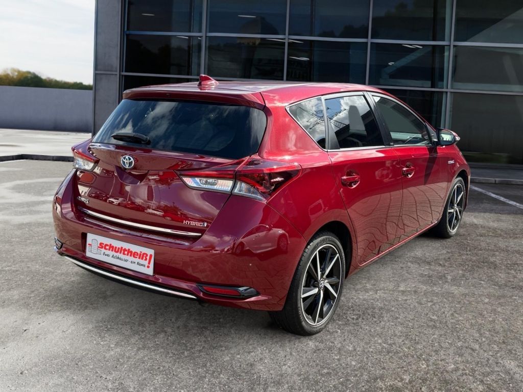 Fahrzeugabbildung Toyota Auris 1.8 VVT-i Hybrid Automatik Edition-S