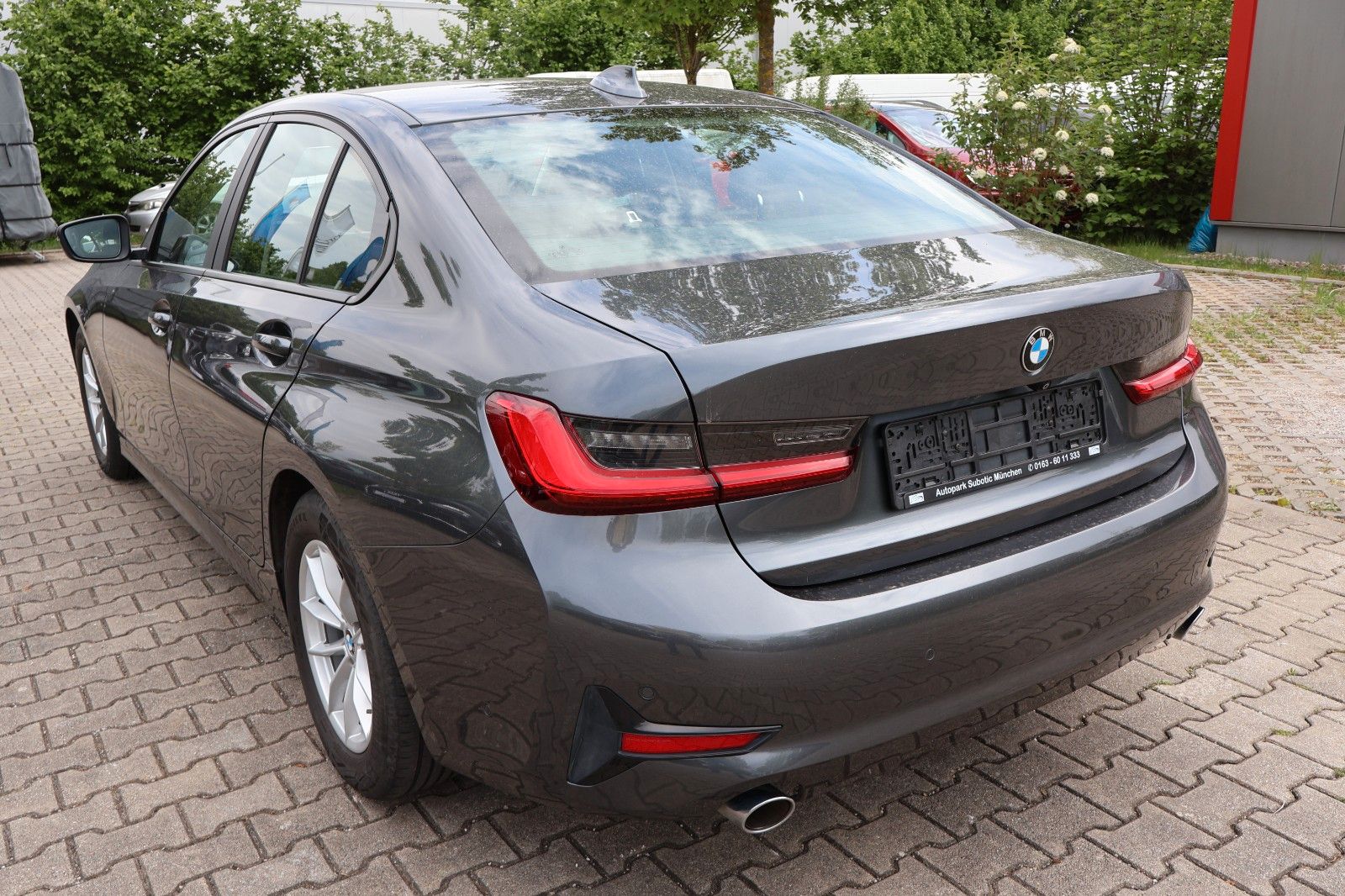 Fahrzeugabbildung BMW 318 Baureihe 3 Lim. 318 d Advantage