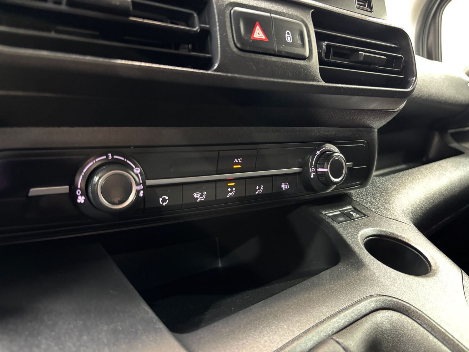 Fahrzeugabbildung Opel Combo Edition#Spur#Tempo#Keyless#DAB