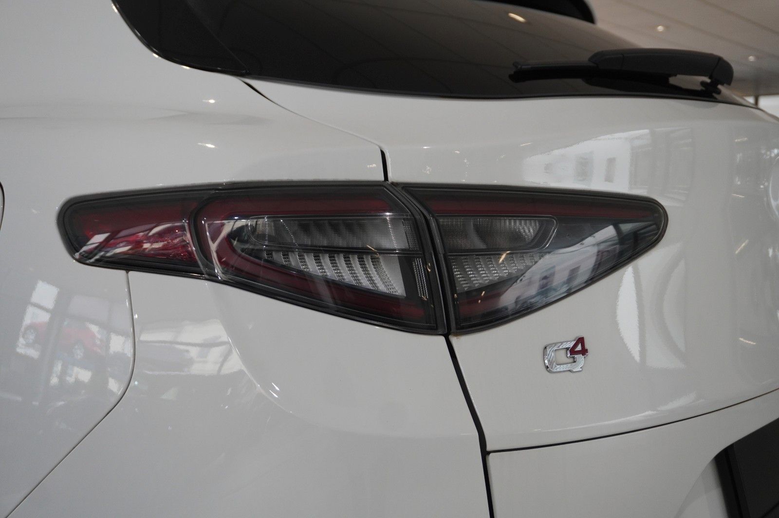 Fahrzeugabbildung Alfa Romeo Stelvio 2.2D VELOCE Q4 NAVI/LED/KAMERA/MATRIX/SH
