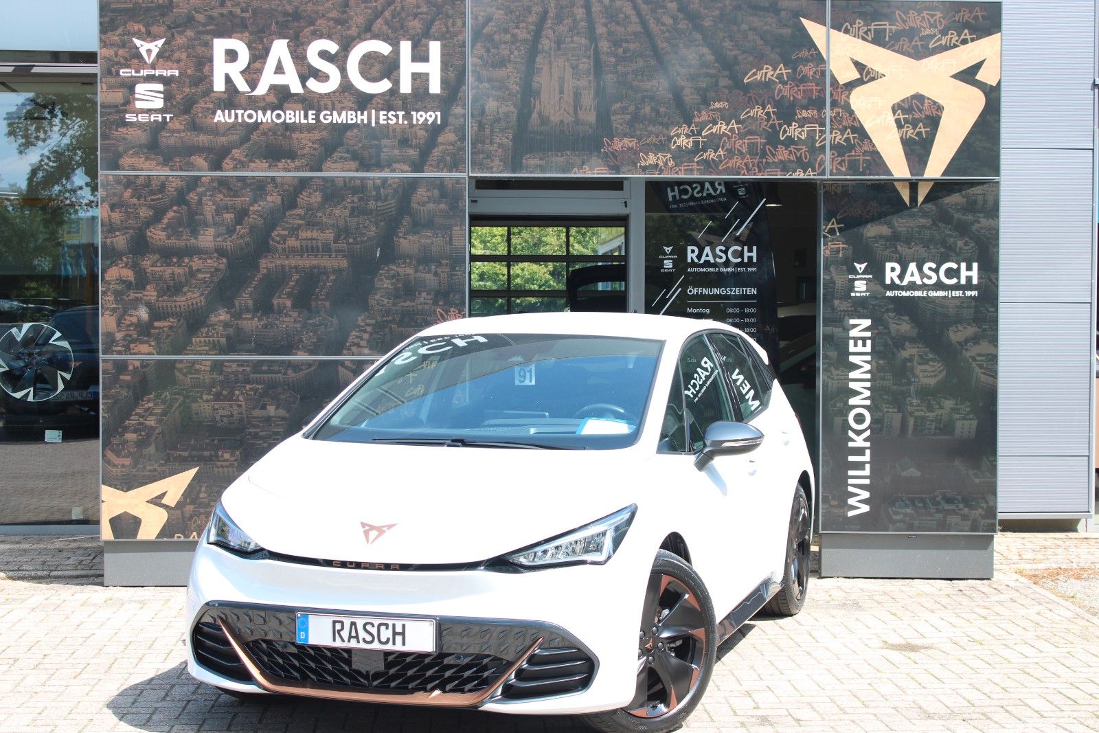 CUPRA Born 150 kW / 58 kWh DSG+ACC+RFK+SHZ+NAVI+KESSY+