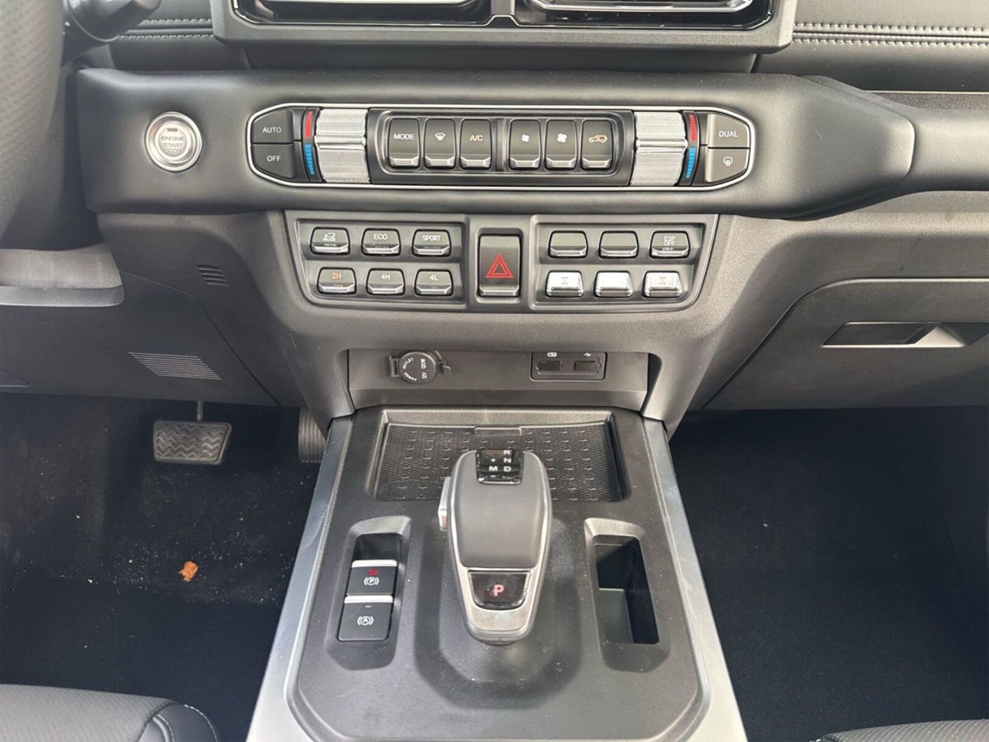 Fahrzeugabbildung BAW 212 4X4 2.0 Diesel Automatik - Leder