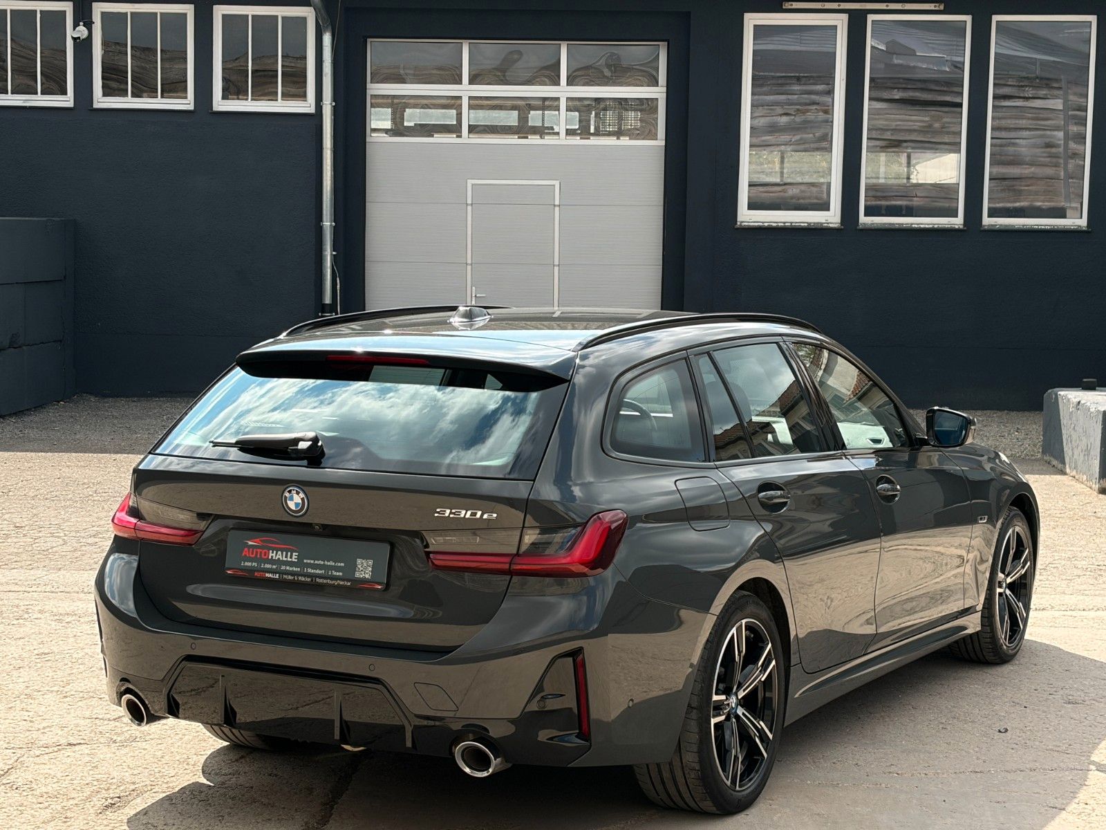 Fahrzeugabbildung BMW 330e Touring M Sport Alcan. Anthra. LC+ AHK H&K