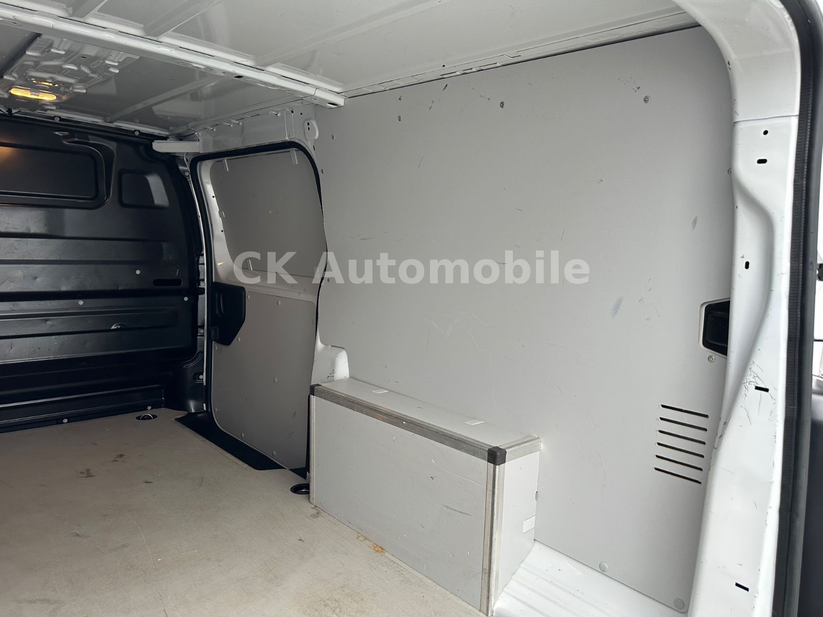 Fahrzeugabbildung Opel Vivaro Kasten 2.0 Diesel EditionL3/Klima/PDC/Kam