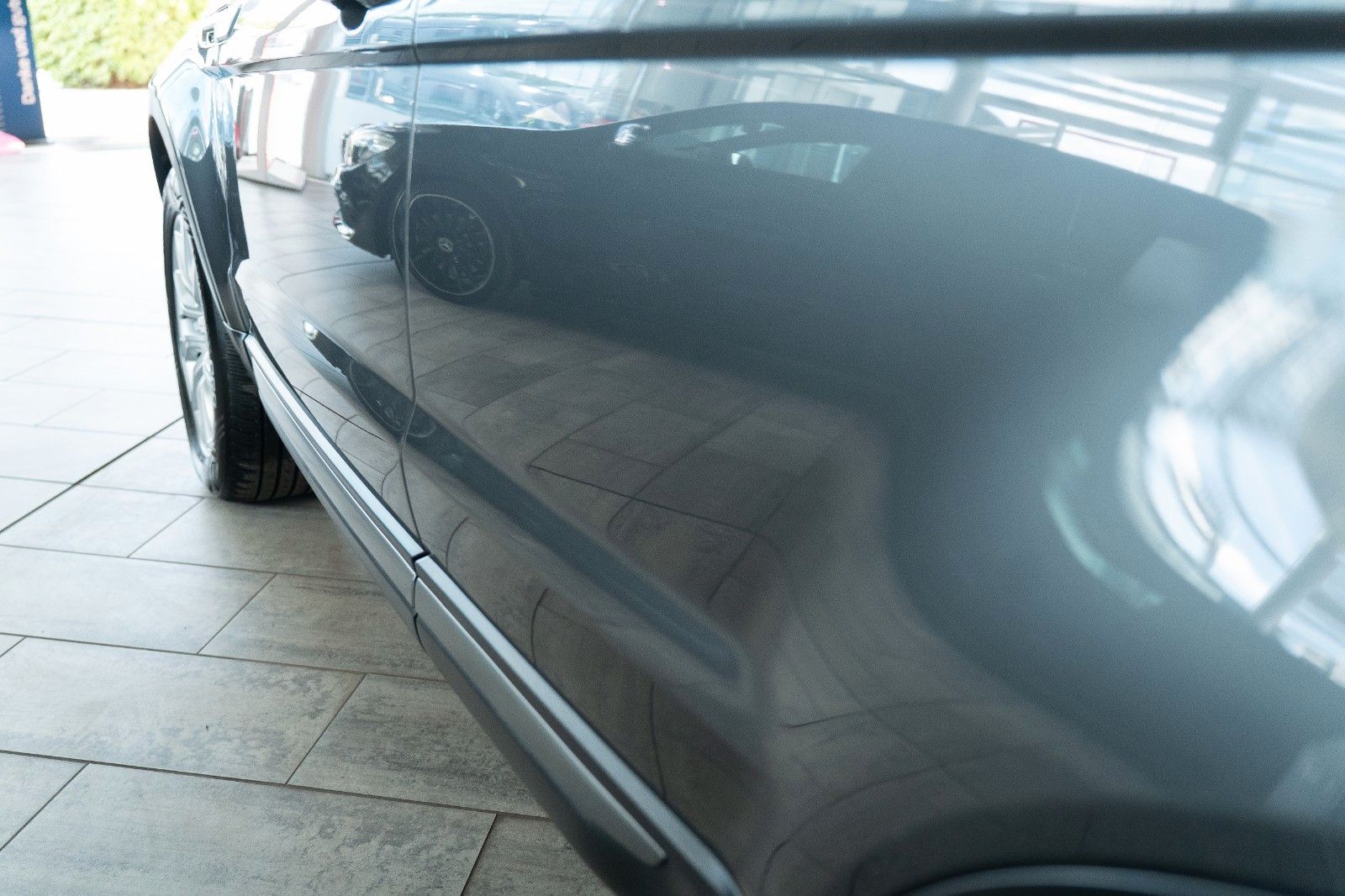 Fahrzeugabbildung Land Rover Range Rover Evoque SE 4x4 AUTOM/PANO/SHZ