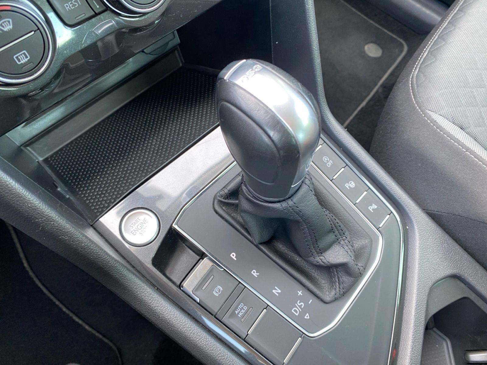 Fahrzeugabbildung Volkswagen Tiguan 1.5 TSI DSG Comfortline *AHK*Winterräder*
