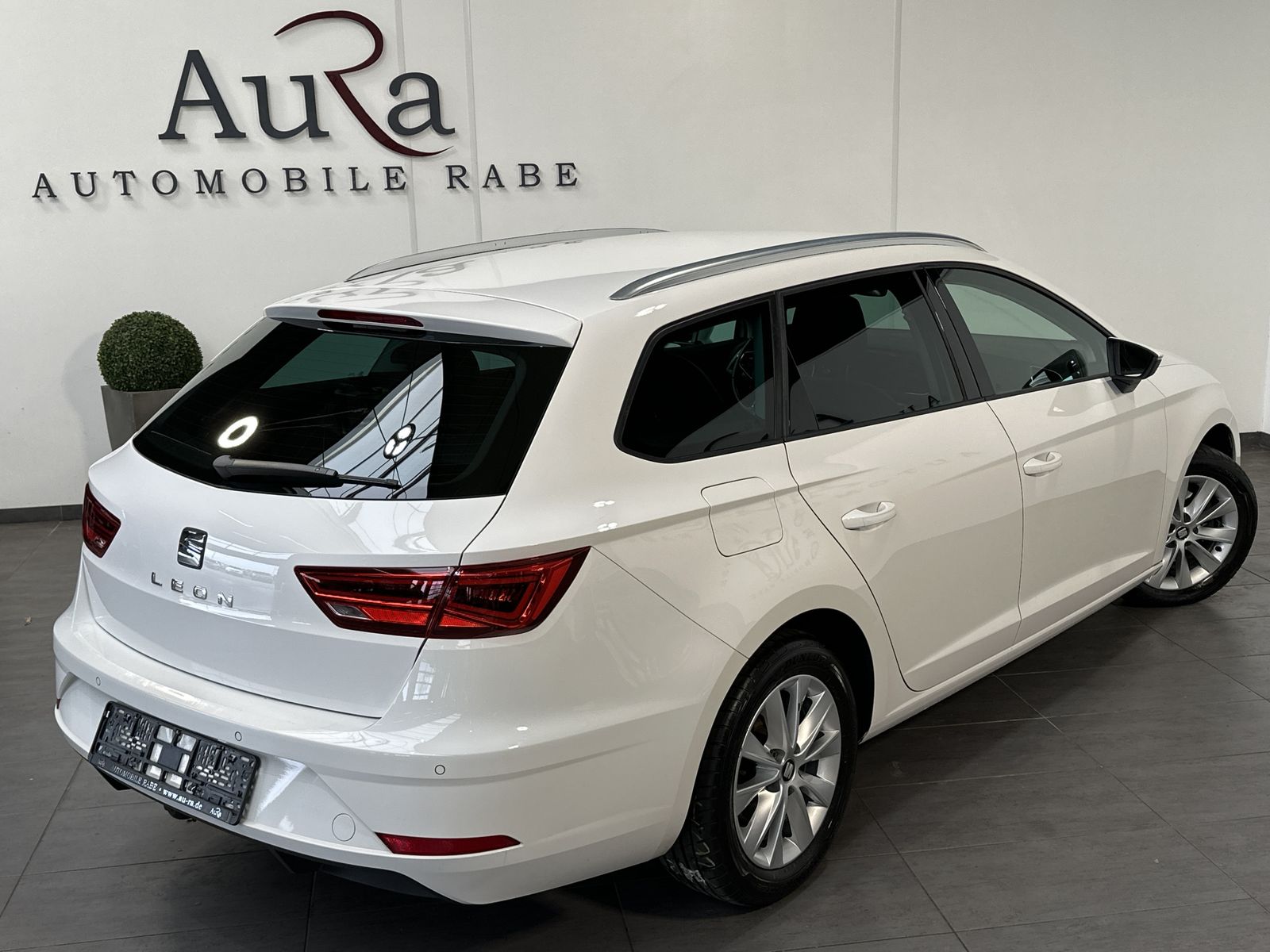 Fahrzeugabbildung SEAT Leon SpB 2.0 TDI DSG Style NAV+LED+AHK+ACC+BEATS