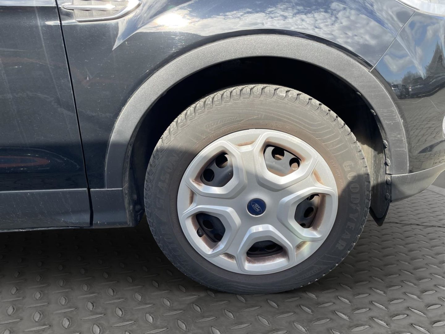 Fahrzeugabbildung Ford Kuga Cool & Connect Navi SHZ LenkradHZG PDC