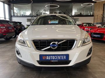 Volvo XC 60  Momentum AWD *AHK*NAVI*TEMPOMAT*ALLRAD*