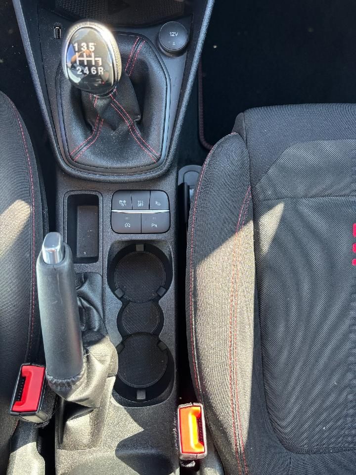 Fahrzeugabbildung Ford Fiesta ST-Line