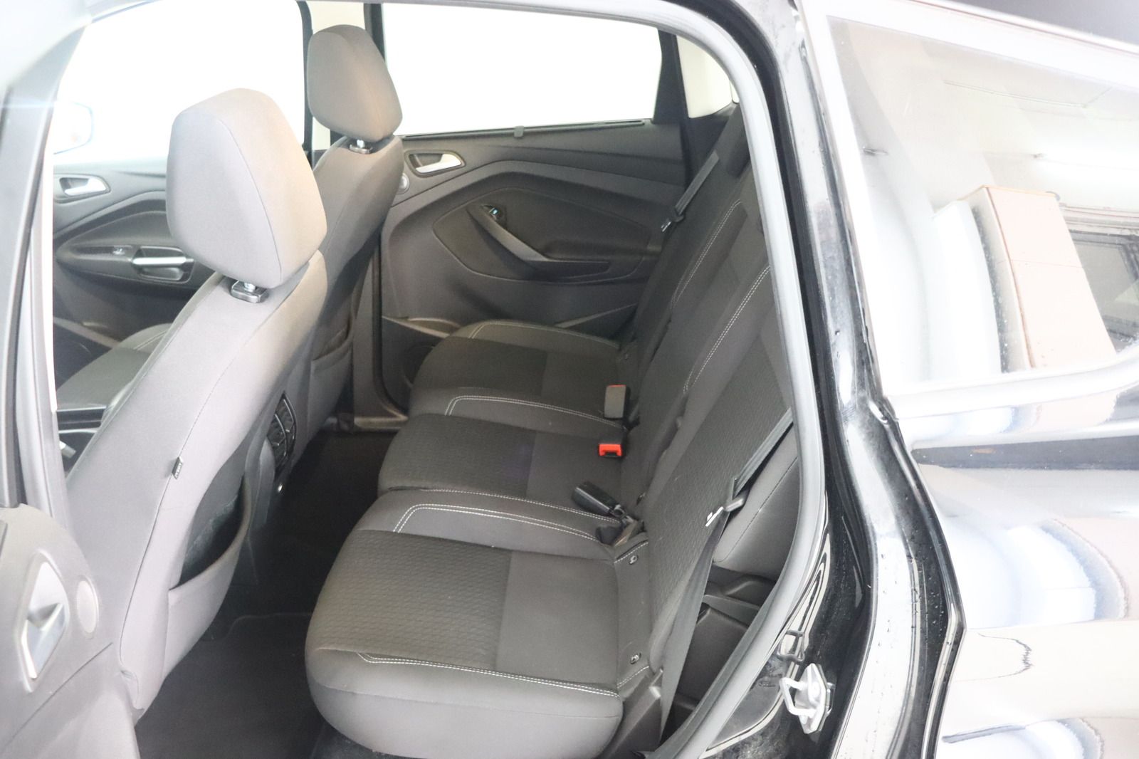 Fahrzeugabbildung Ford C-Max 1.0 * Navi * PDC * SHZ