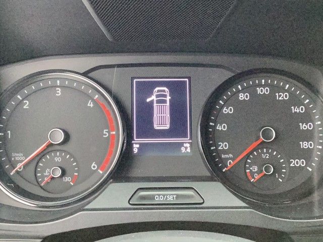 Fahrzeugabbildung Volkswagen Crafter Kasten 35 MR HD Klima RFK DAB GRA