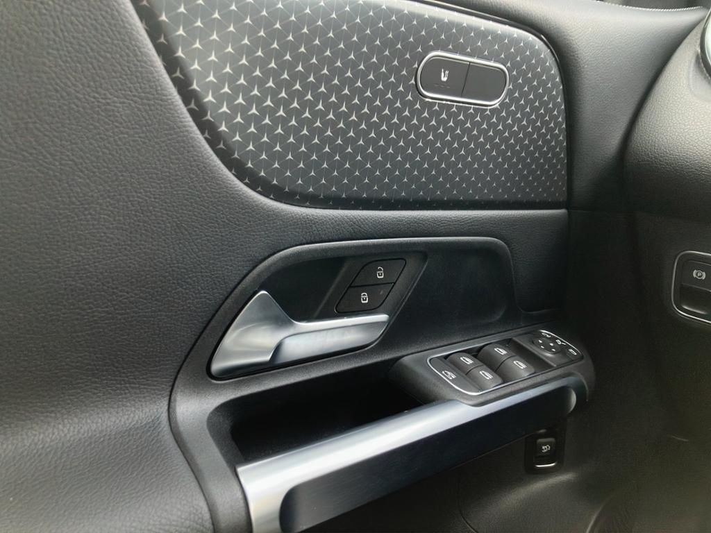 Fahrzeugabbildung Mercedes-Benz GLB 200 d 7-Sitzer*Kamera*el. Heckklappe*LED