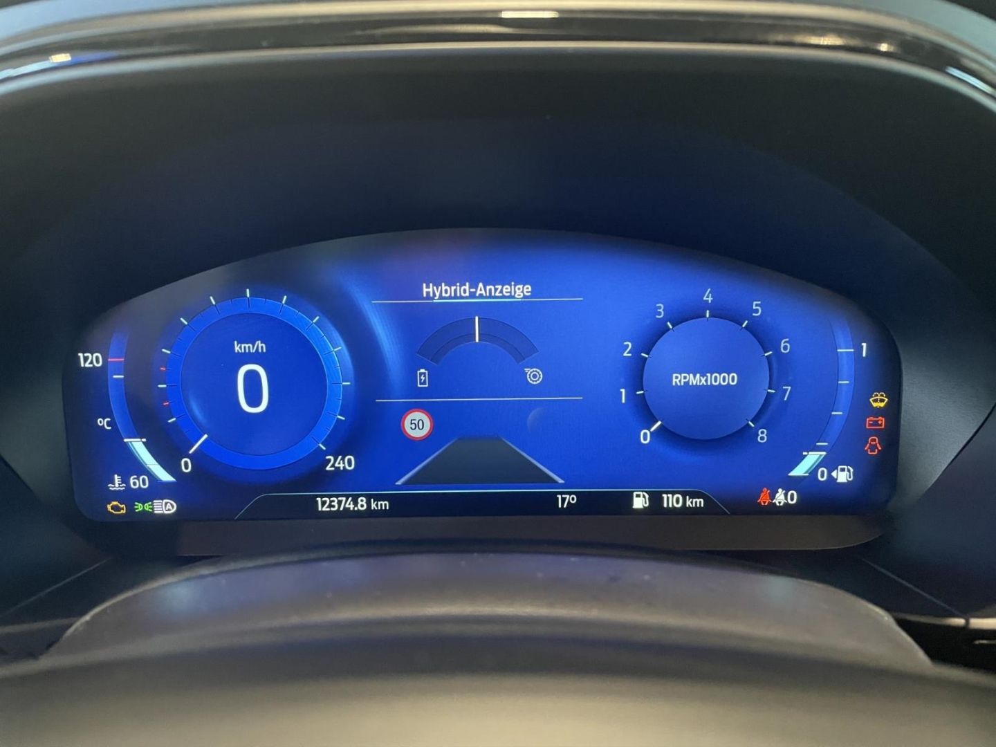 Fahrzeugabbildung Ford Focus Turnier ST-Line X AHK, WINTERPAKET