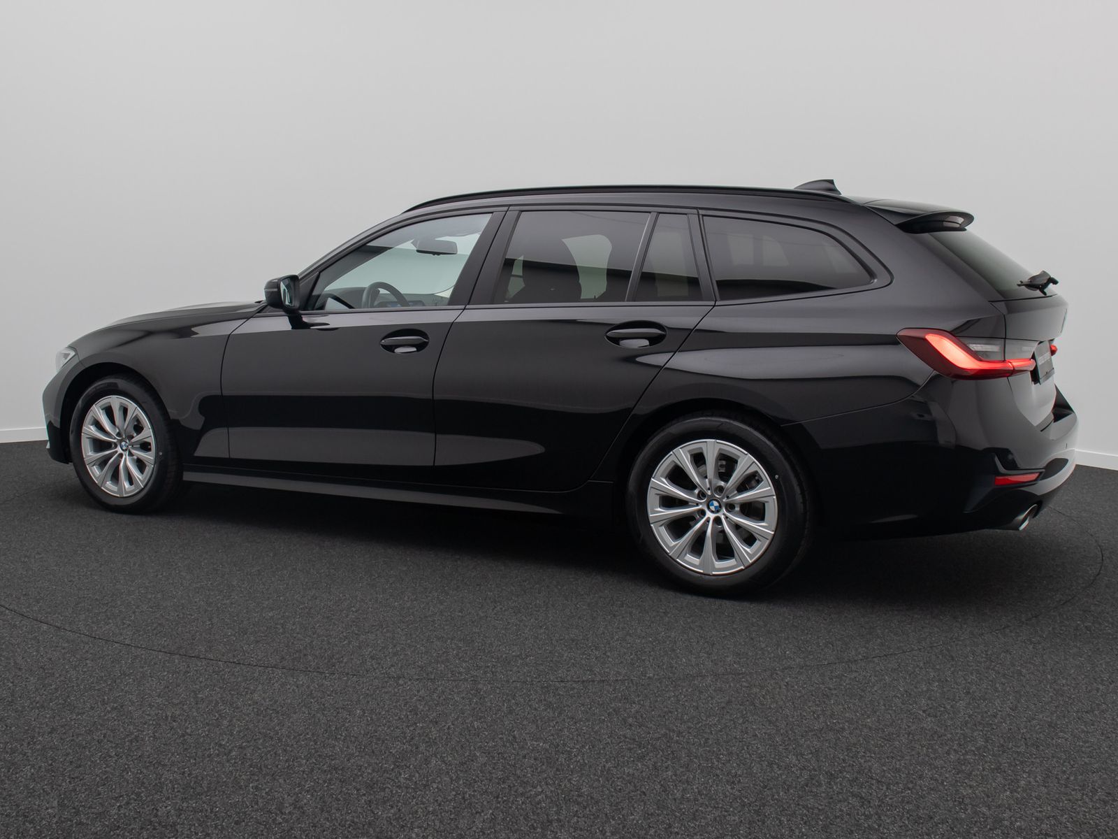 Fahrzeugabbildung BMW 320d Stop&Go PDC Alarm DAB DriveAssist Sportsitz