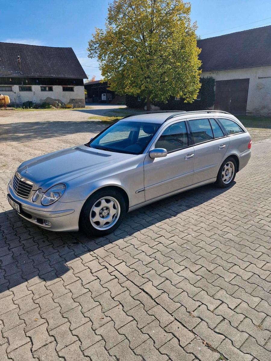 Mercedes-Benz E 220