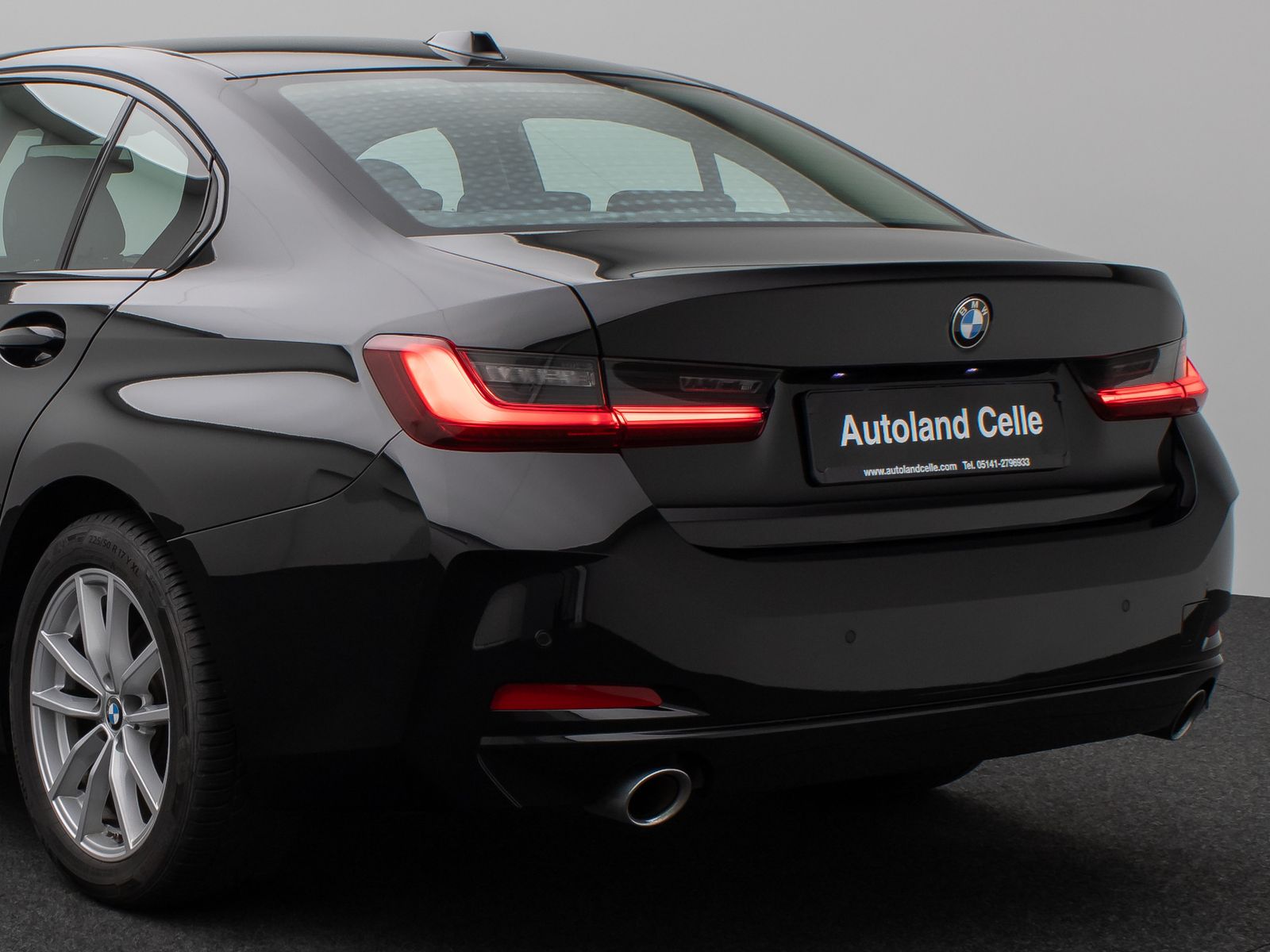 Fahrzeugabbildung BMW 318i DAB PDC Widscreen Geschwindigkeitsreg LED