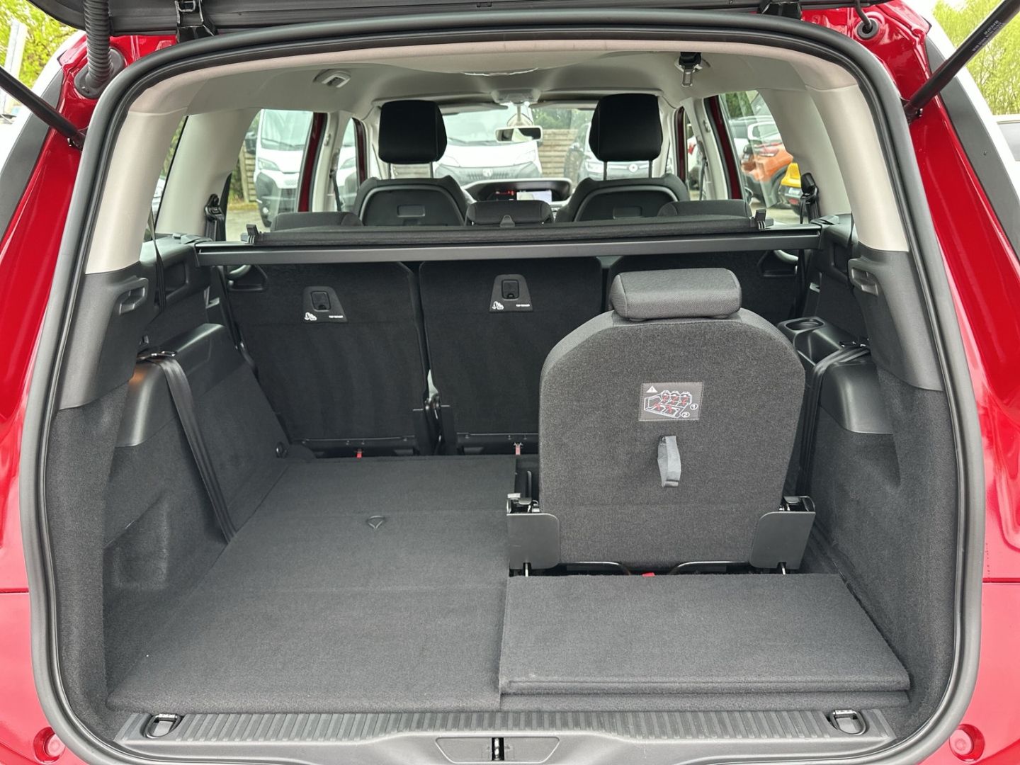 Fahrzeugabbildung Citroën Grand C4 Space Tourer Feel PureTech 130 1.2 AHK-