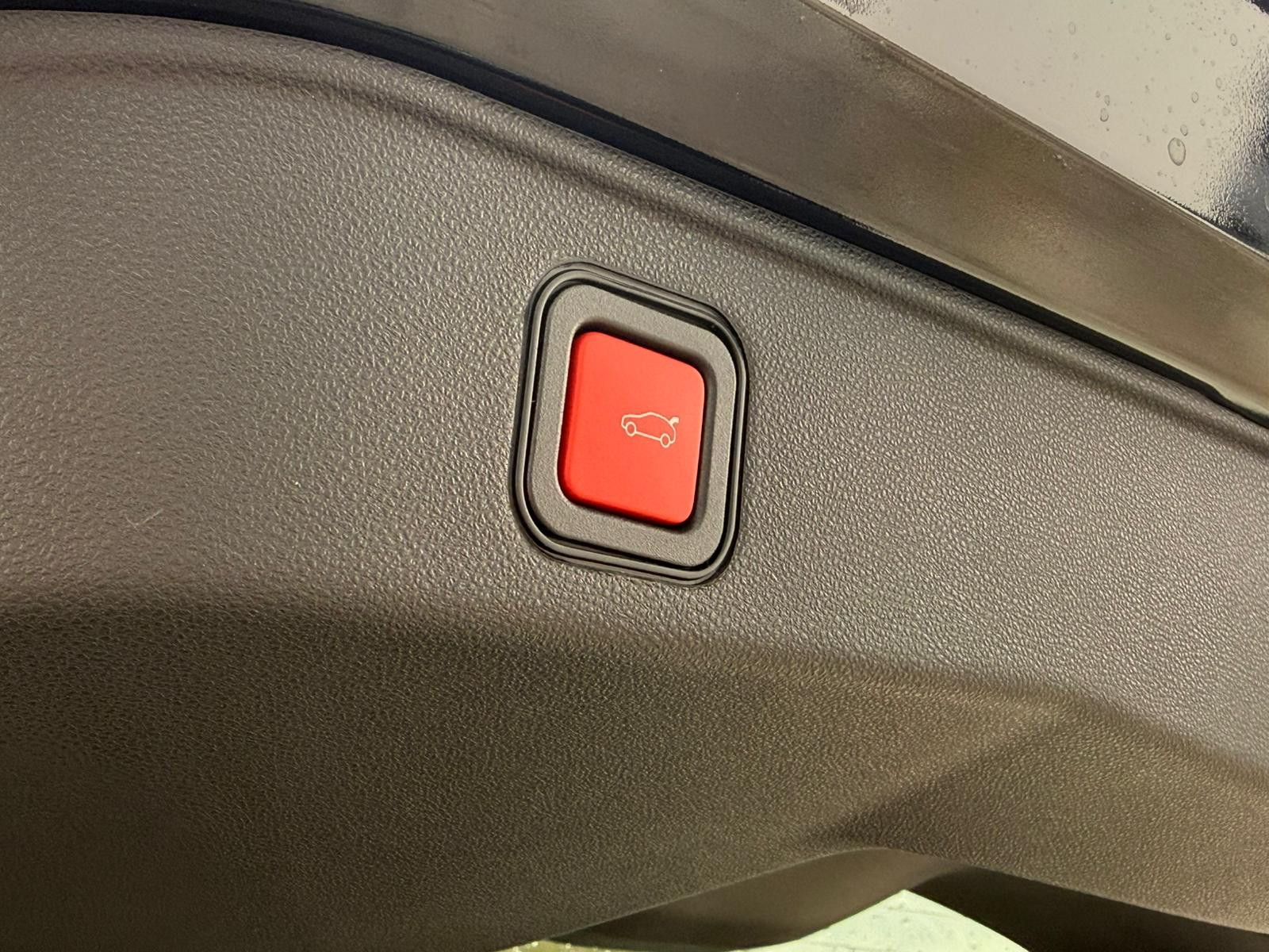 Fahrzeugabbildung Alfa Romeo Junior Ibrida 1.2 VGT Hybrid 107 kW Ti Q4 Allrad