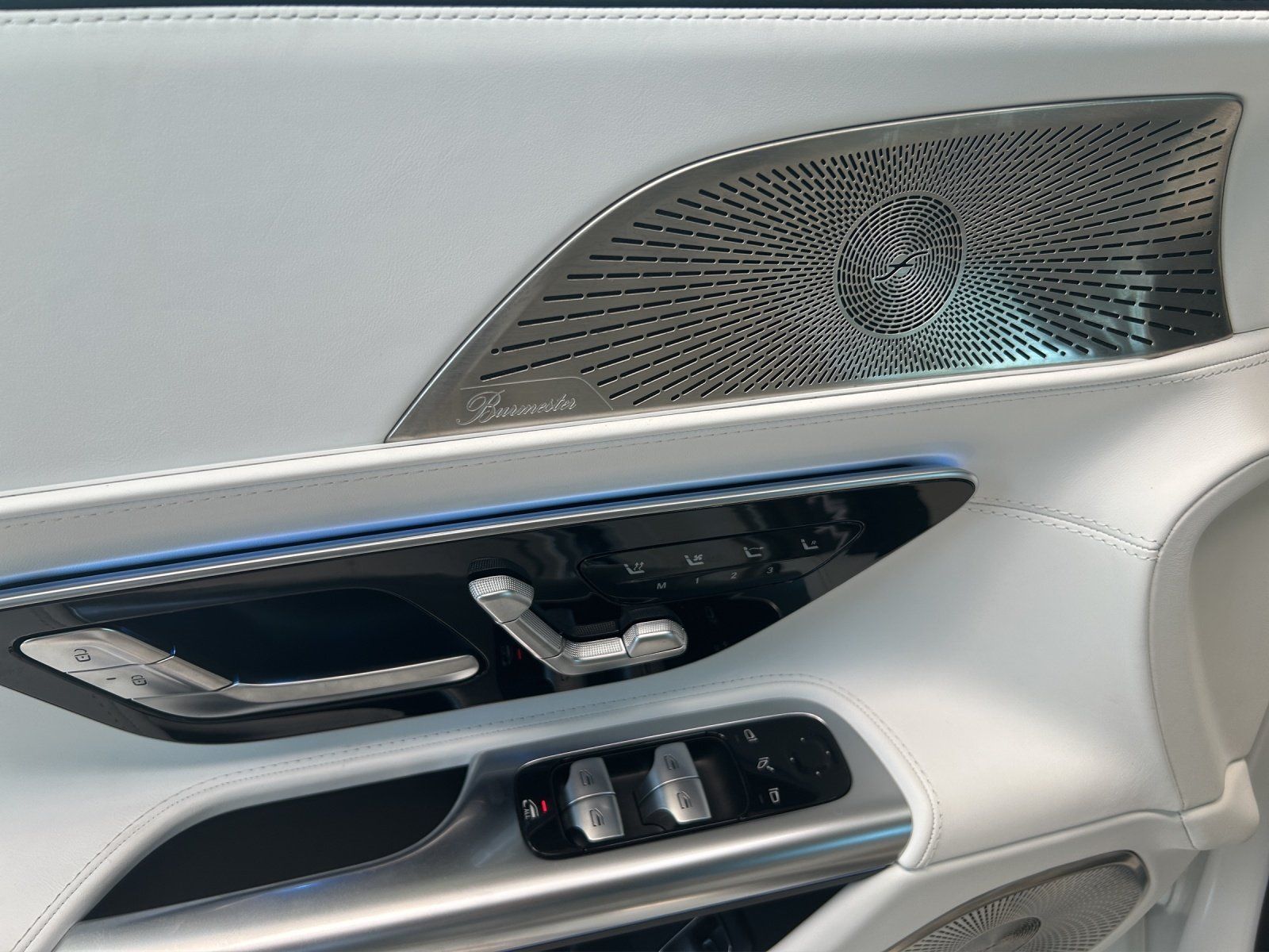 Fahrzeugabbildung Mercedes-Benz SL 680 Maybach Monogram Motorhaube MAGNO 21"Viel
