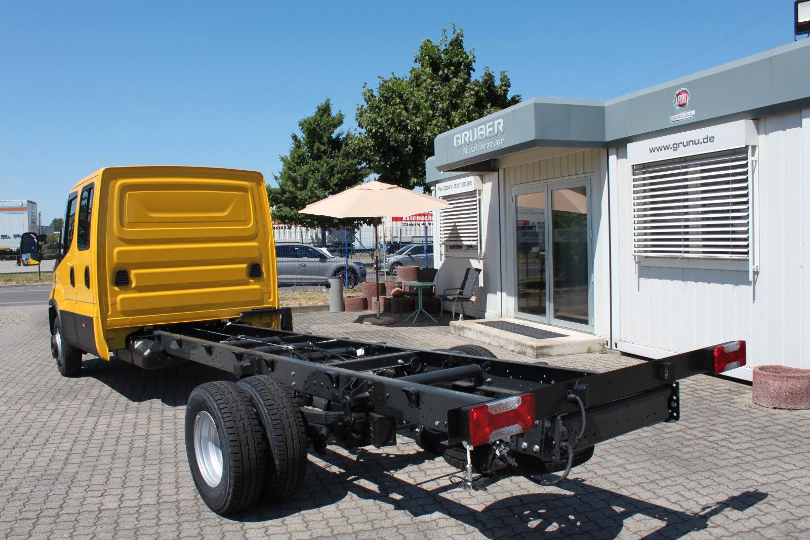 Fahrzeugabbildung Iveco Daily 70 C 18H D Fahrgestell mit Nebenabtrieb