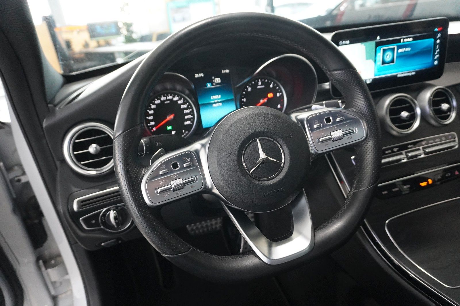 Fahrzeugabbildung Mercedes-Benz C 220D LIM. AMG LINE NAVI/LED/KAMERA/SPORT/AHK