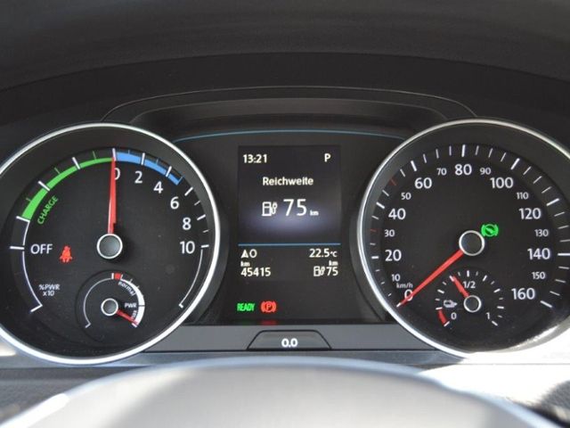 Golf VII e-Golf CL/WÄRMEPUMPE/LED/NAVI-PRO+VZE/D