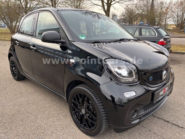 Smart ForFour electric drive / EQ*2.HAND-KAMARA-PANO*