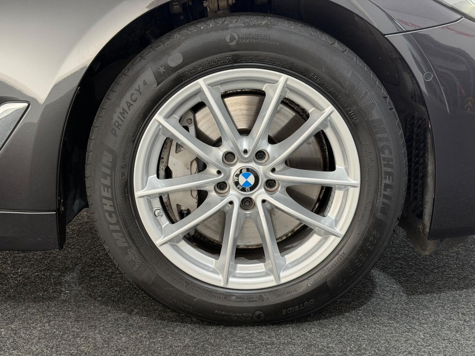 BMW 530d Lim. Mild-Hybrid*LASER*HUD-HiFi-R.KAM-MEMO