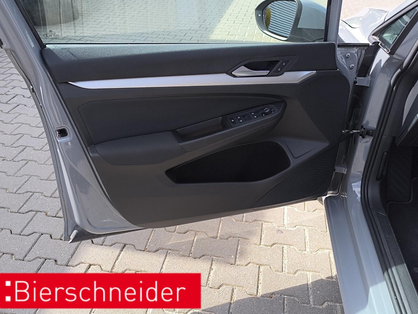 Volkswagen Golf 8 Lim. eTSI DSG Life AHK NAVI RFK, миниатюра 12