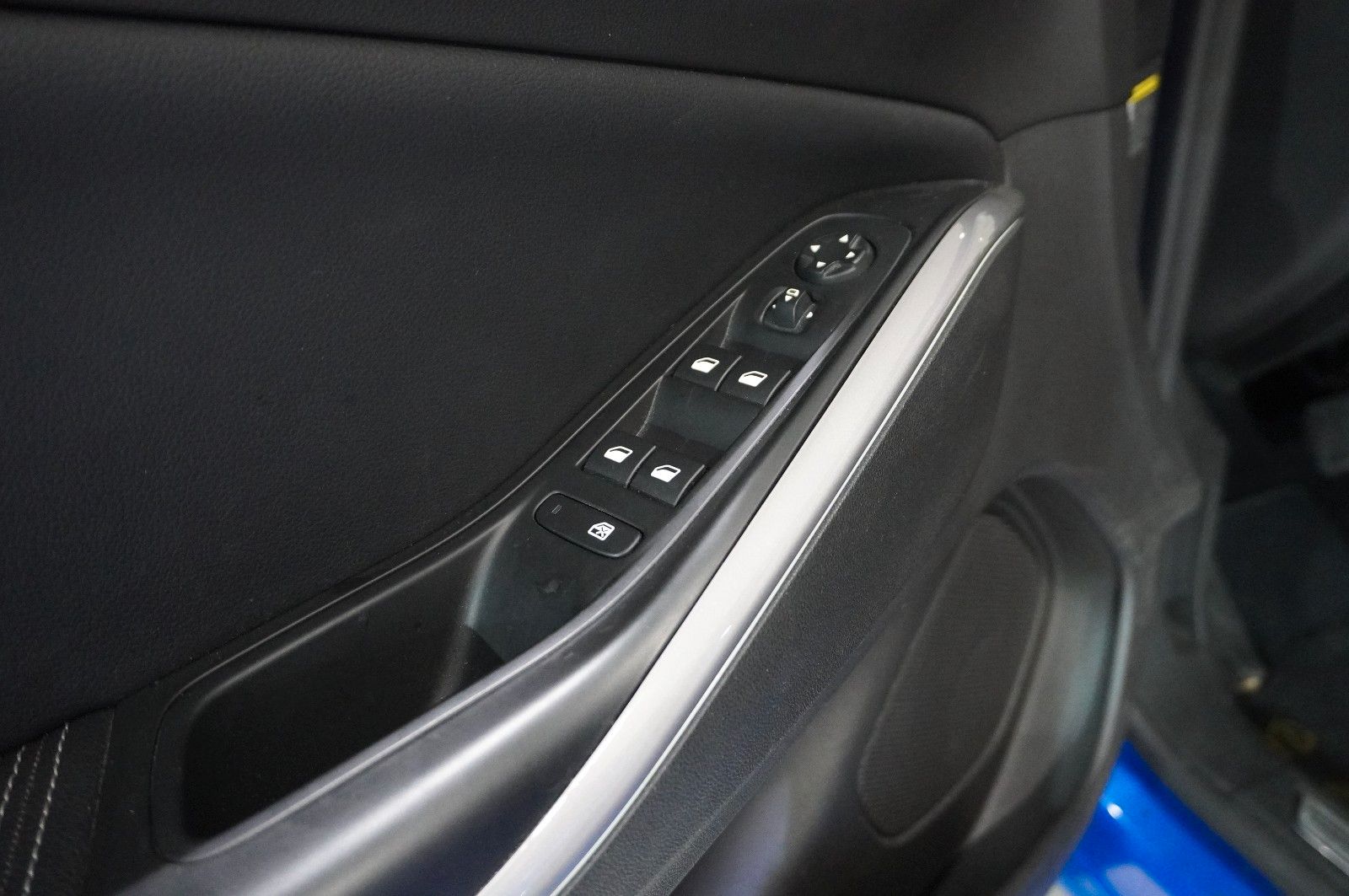 Fahrzeugabbildung Opel Grandland (X) 1.6 HYBRID 4X4 ULTIM. NAVI/360°/SH