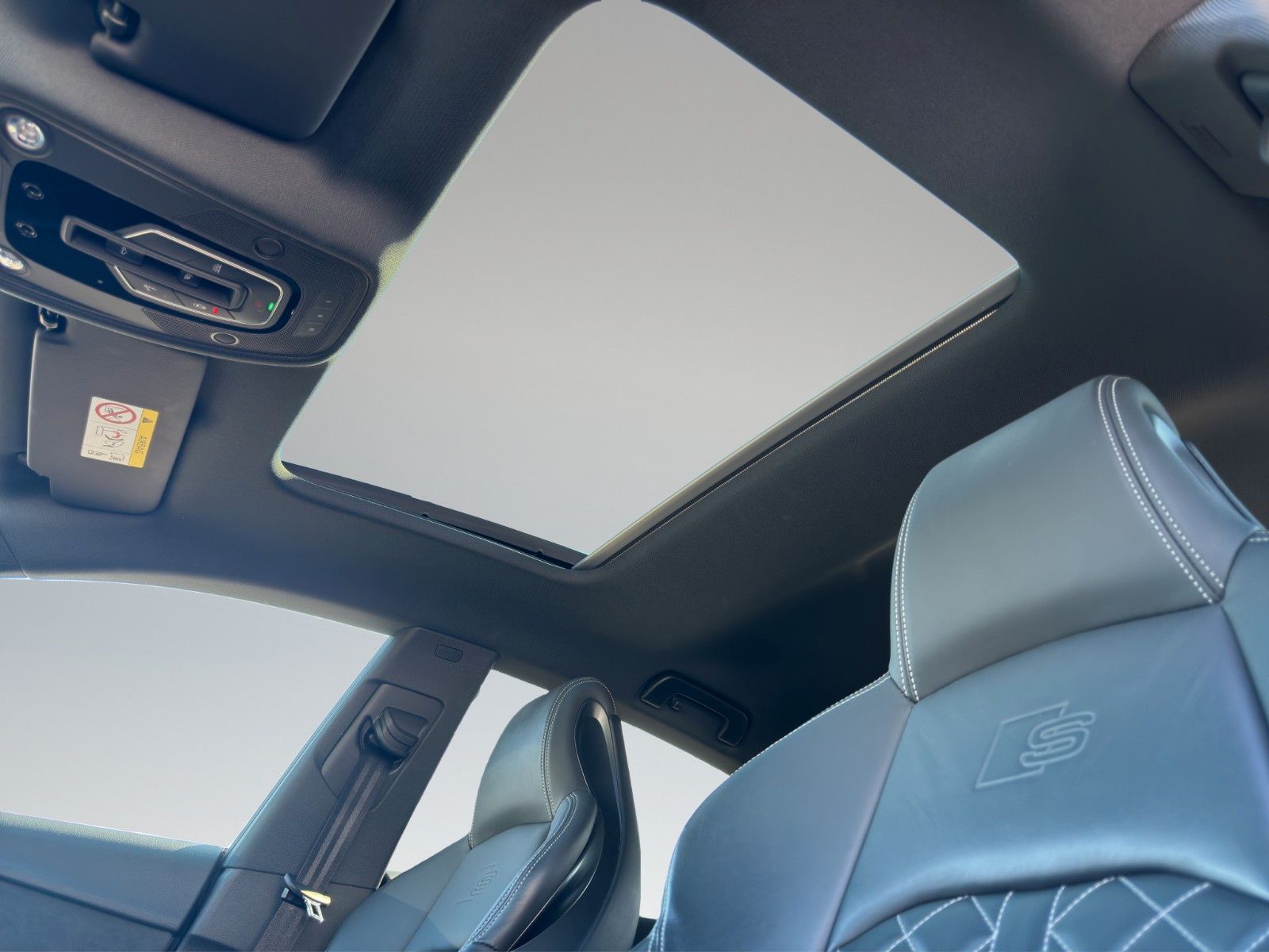 Fahrzeugabbildung Audi S5 SPORTB. S-SITZ CARBON PANO B&O NO OPF MATRIX