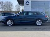 Skoda Octavia Combi 1.5 eTSI DSG SCOUT PANORAMA+AHK+SM - Skoda Octavia: Blau