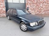 Mercedes-Benz W124 E220 TE - Mercedes-Benz 220 in Duisburg